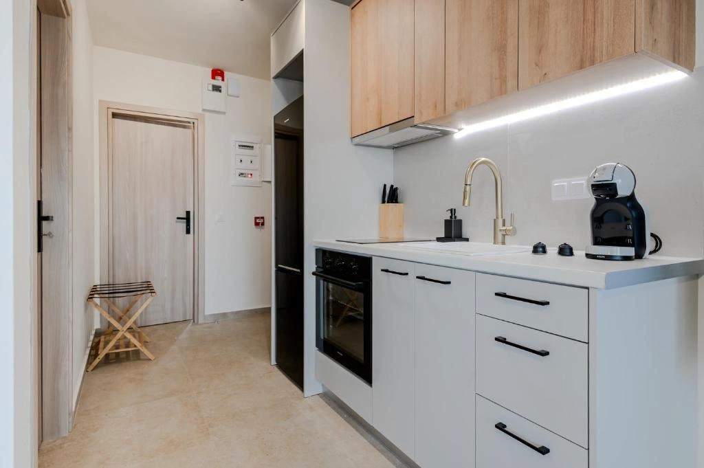 Suite 6 - Gallery 21